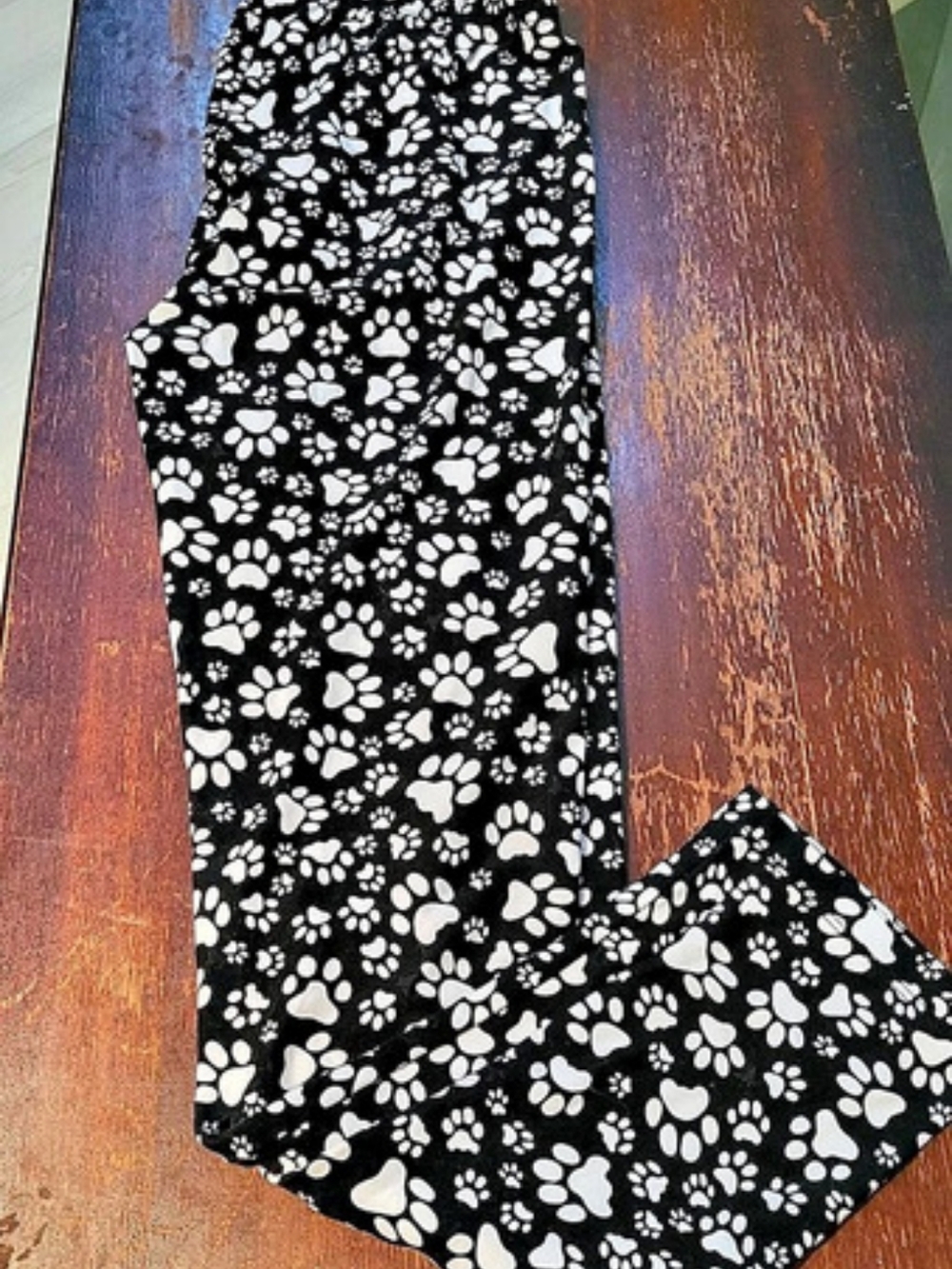 Sweetlegs Paws Prints in Black & White